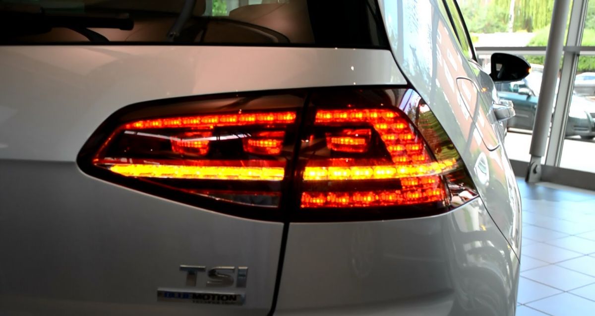 VOLKSWAGEN GOLF 7 - R - MODEL LED STOP KAYAR SİNYAL (2013-2020)